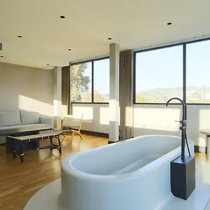 https://hotel-zeg.alltbilisihotels.com
